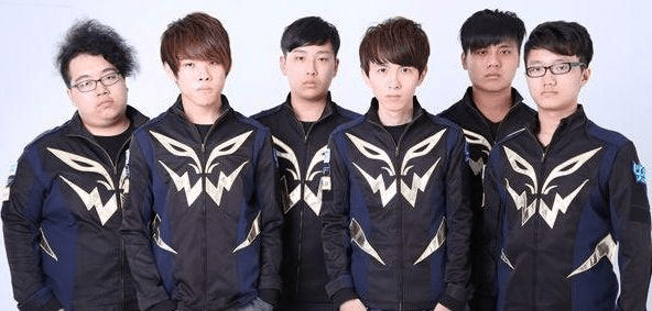 各自比赛中 各自比赛中