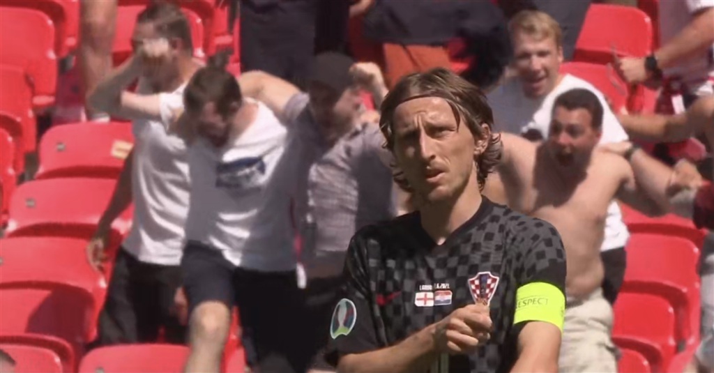 更是一场场 更是一场场